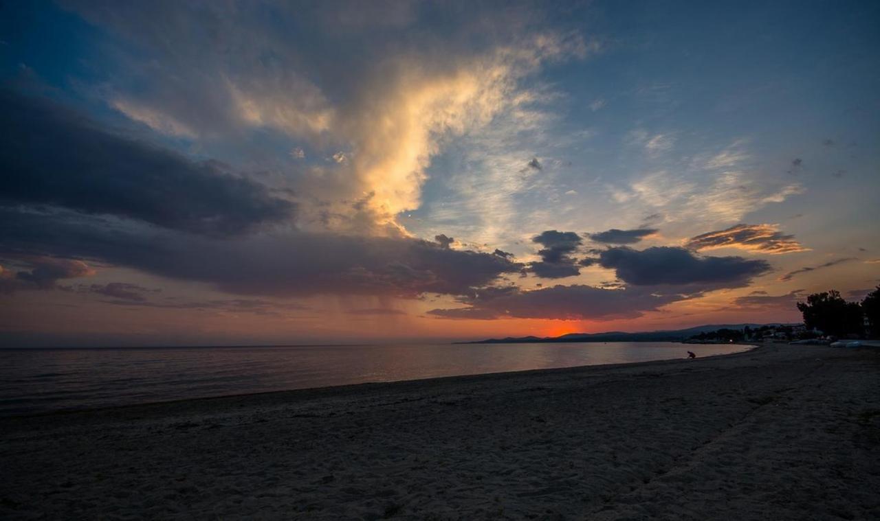 Studio Nikiti Beach ภายนอก รูปภาพ