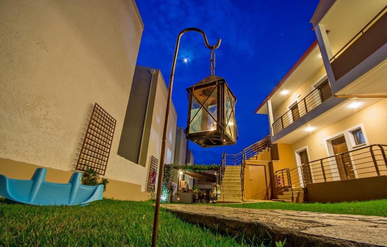 Studio Nikiti Beach ภายนอก รูปภาพ