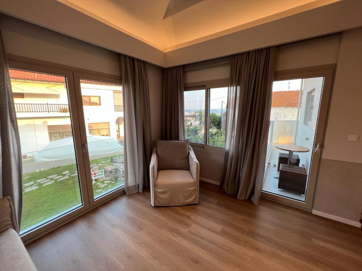 Studio Nikiti Beach ภายนอก รูปภาพ