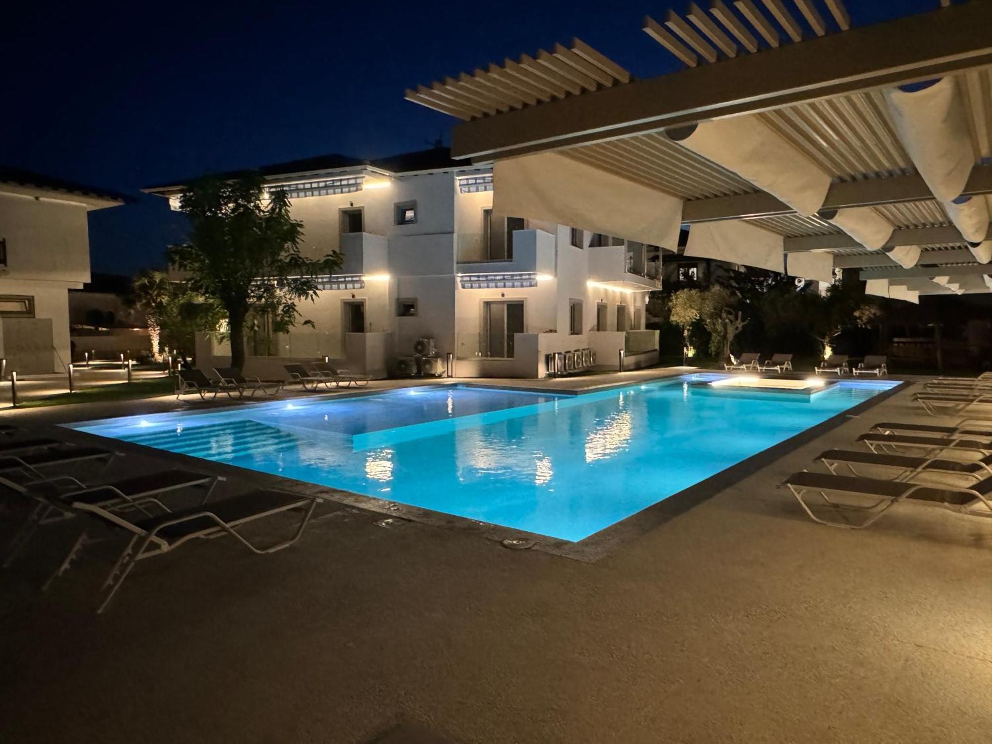 Studio Nikiti Beach ภายนอก รูปภาพ