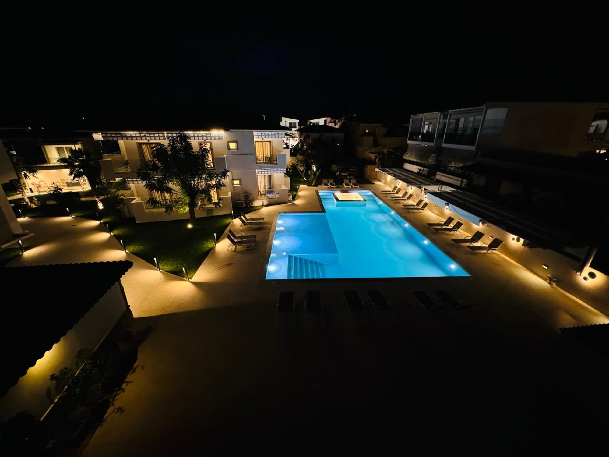 Studio Nikiti Beach ภายนอก รูปภาพ