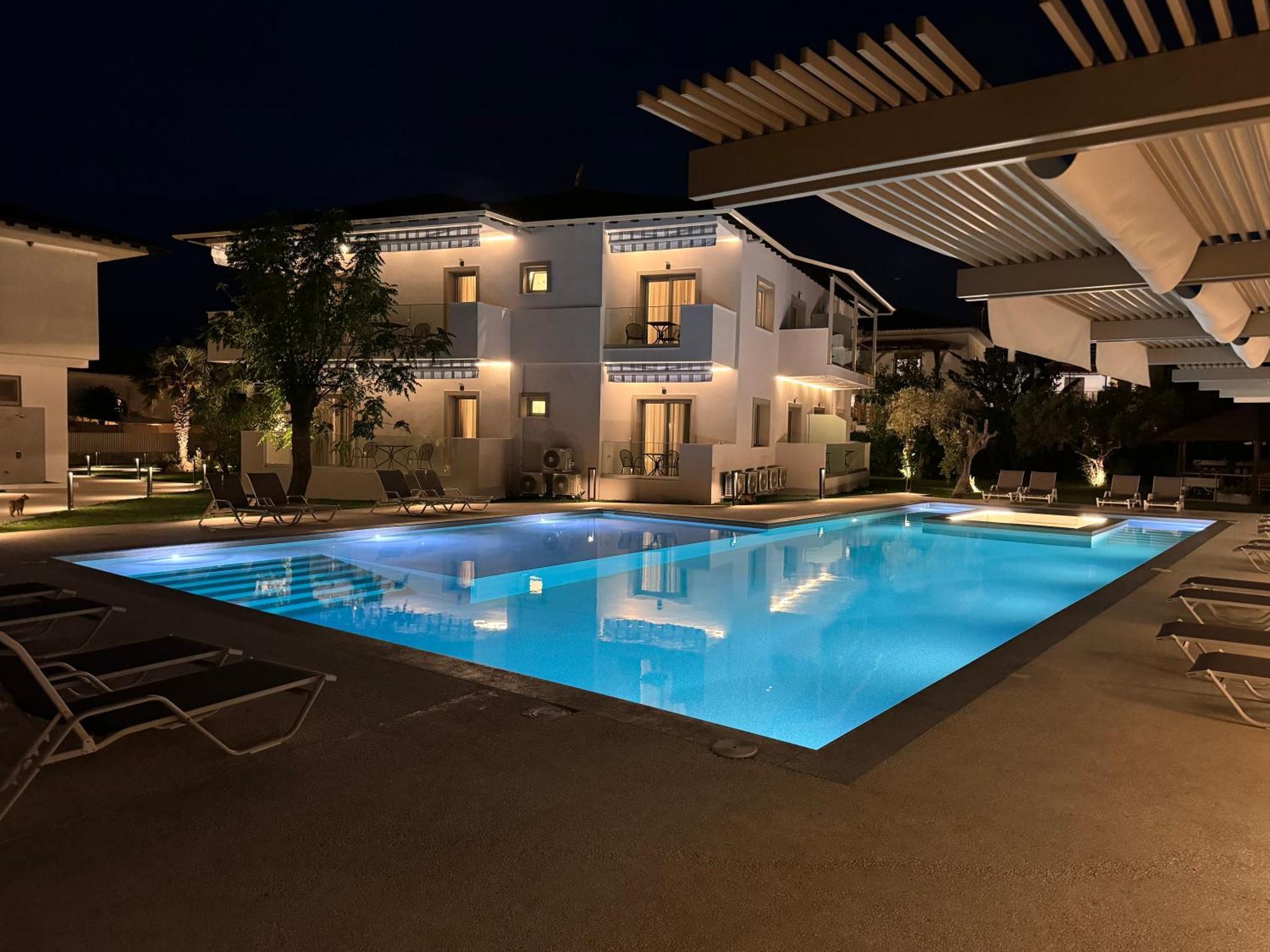 Studio Nikiti Beach ภายนอก รูปภาพ