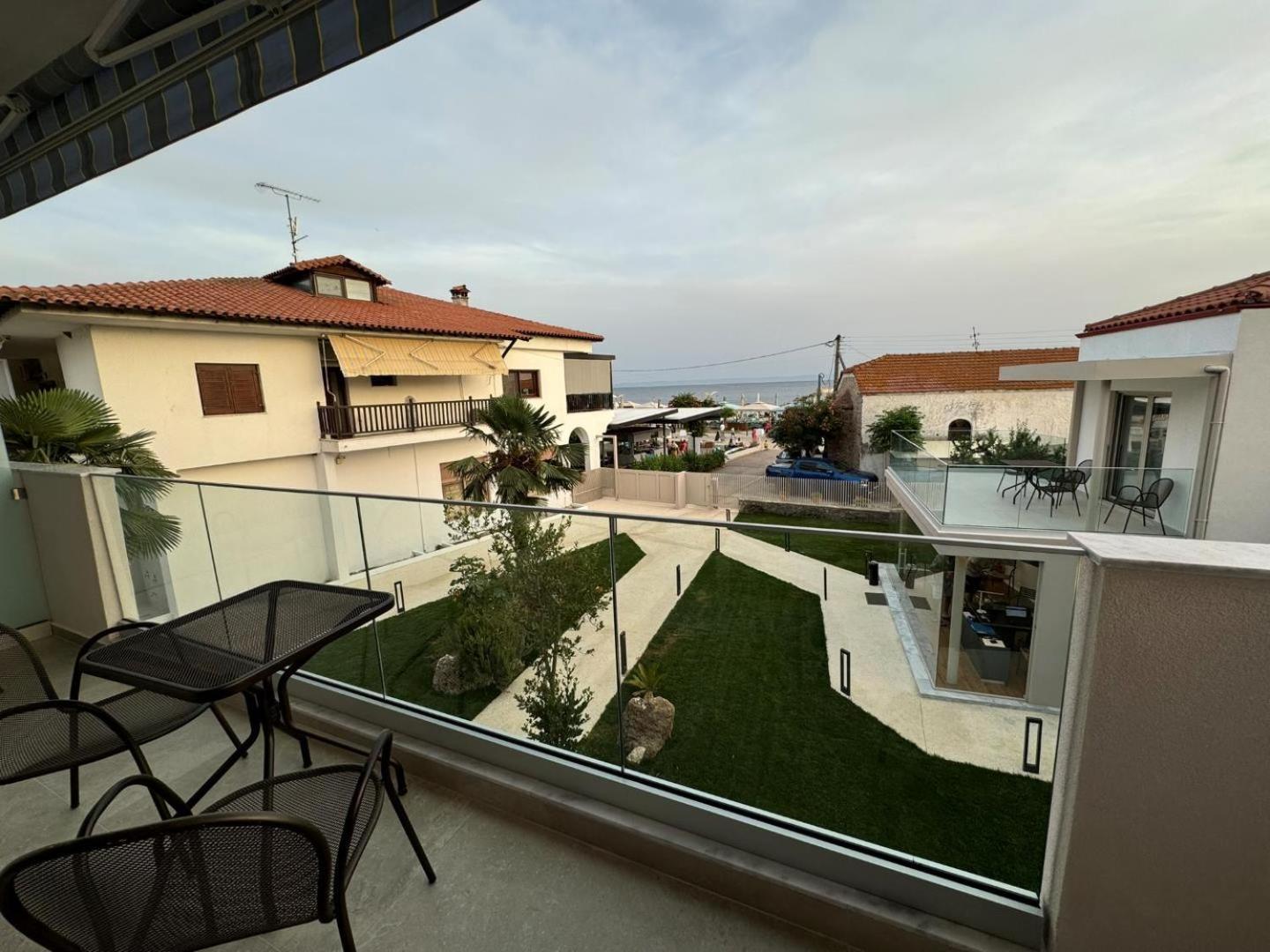 Studio Nikiti Beach ภายนอก รูปภาพ