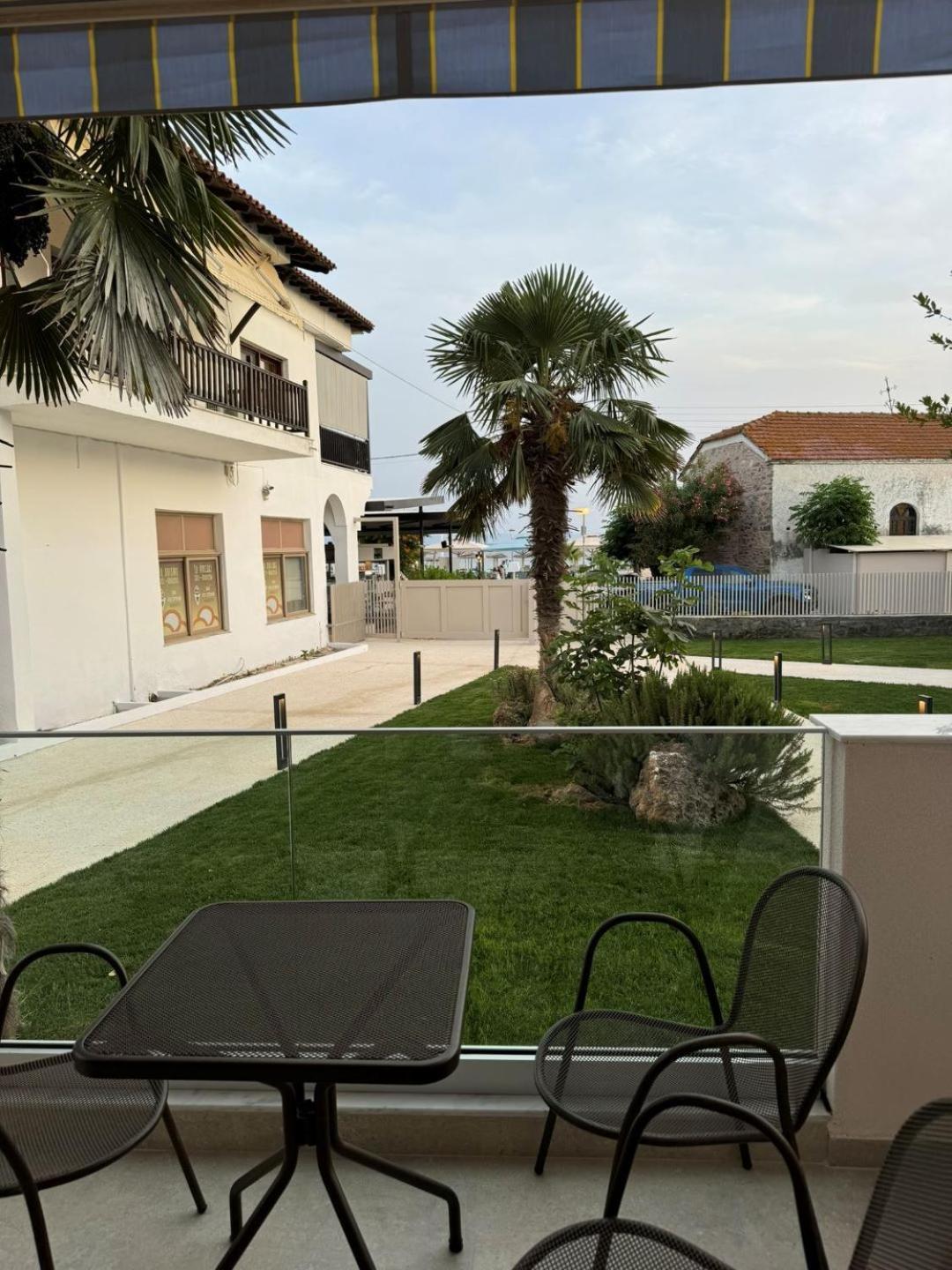 Studio Nikiti Beach ภายนอก รูปภาพ