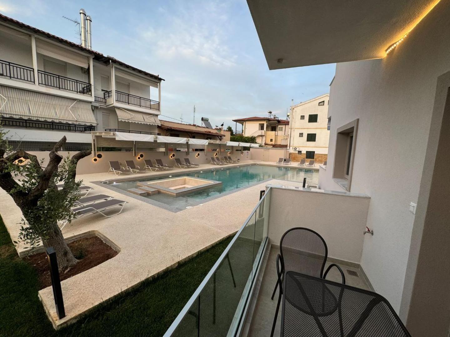 Studio Nikiti Beach ภายนอก รูปภาพ