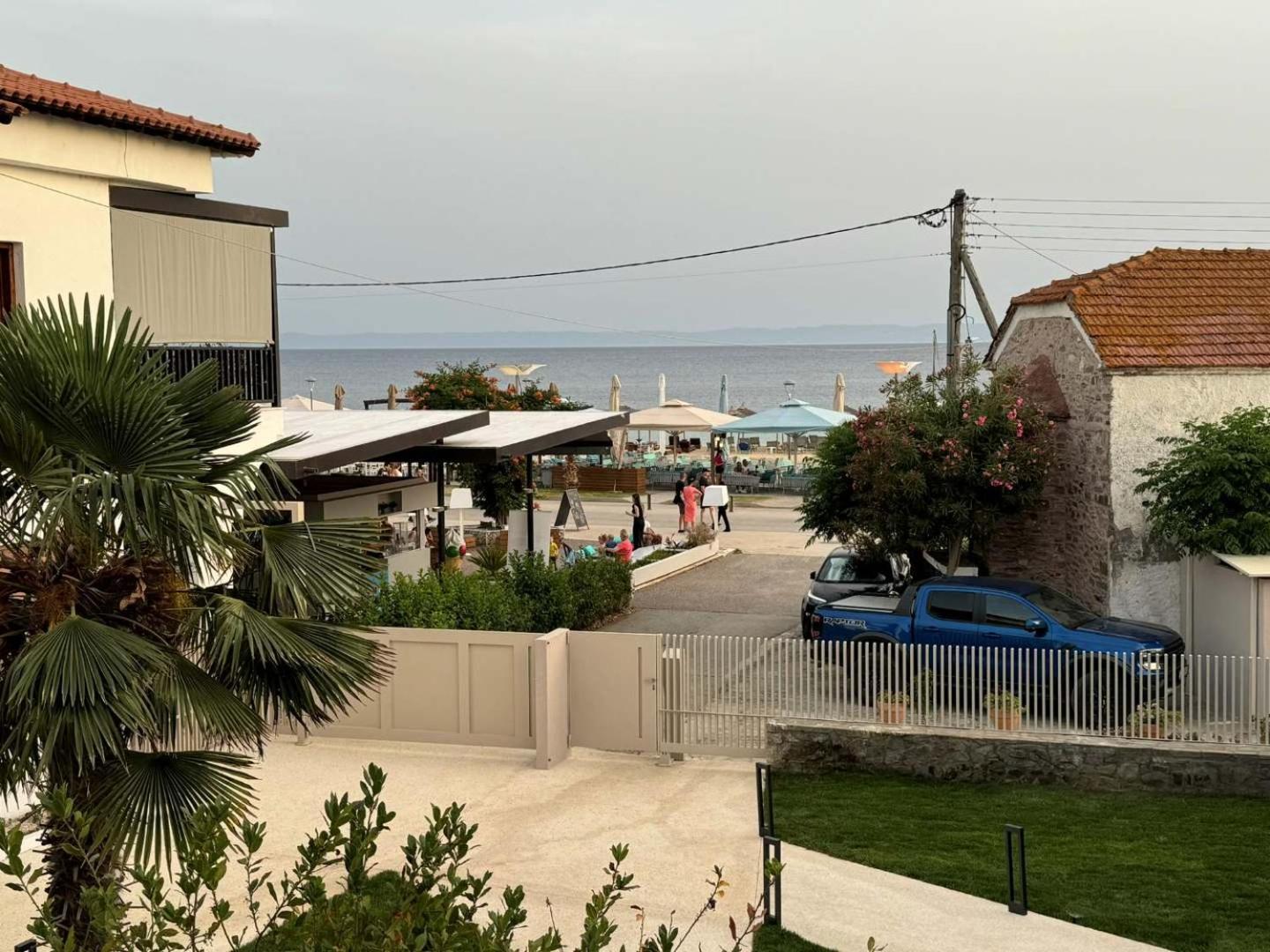 Studio Nikiti Beach ภายนอก รูปภาพ