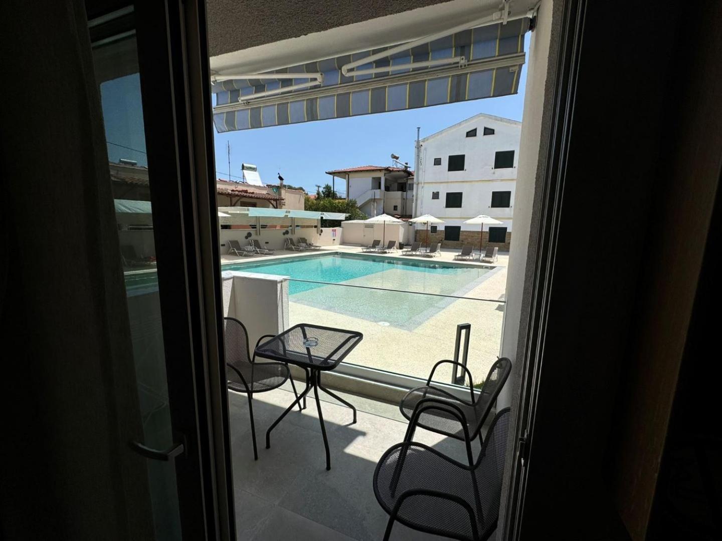 Studio Nikiti Beach ภายนอก รูปภาพ